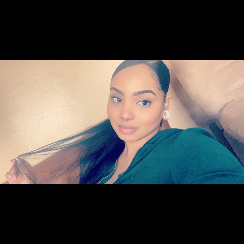 Meet your Posher, Cassandra